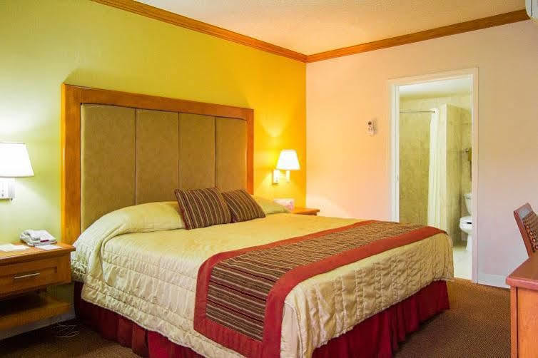 Hotel Villa Del Sol Juárez Exteriör bild
